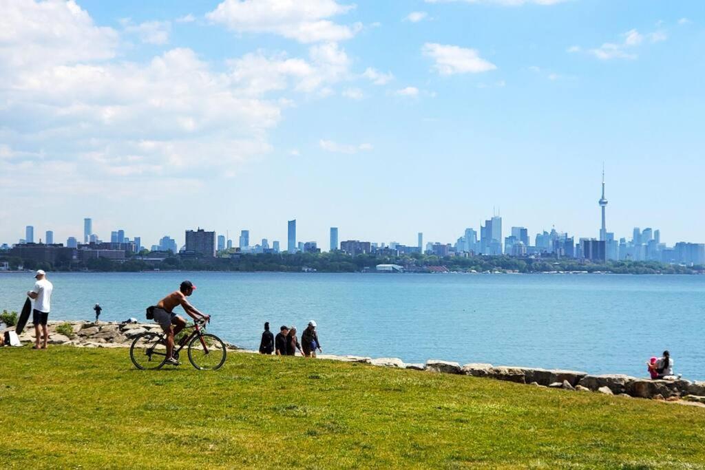 Renovated Guest Suite Near The Lake & High Park In Toronto! Exteriör bild