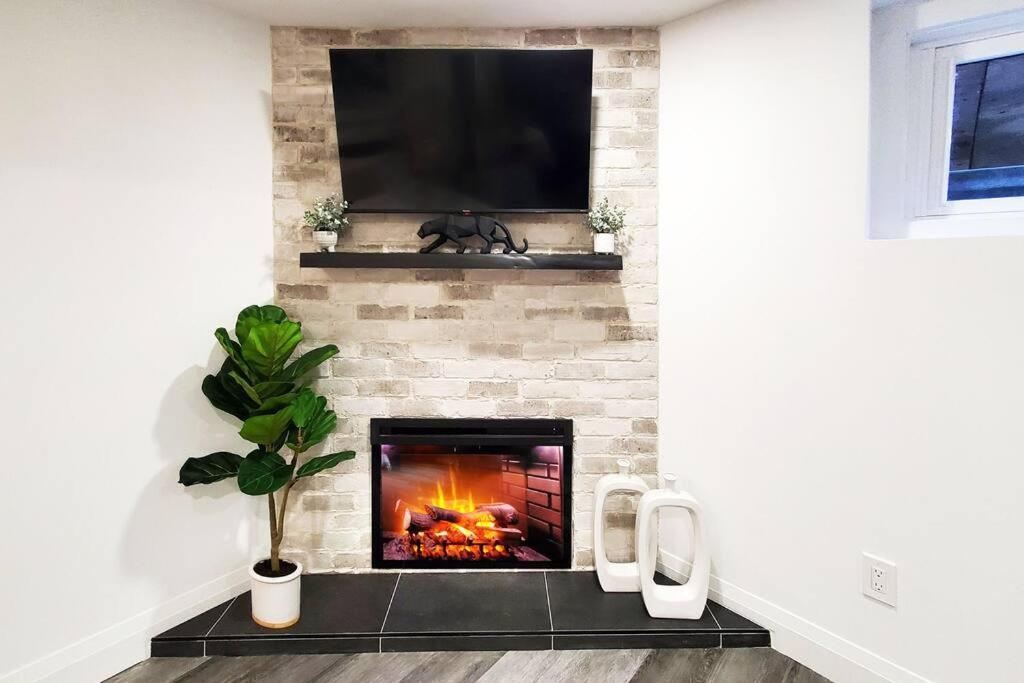 Renovated Guest Suite Near The Lake & High Park In Toronto! Exteriör bild