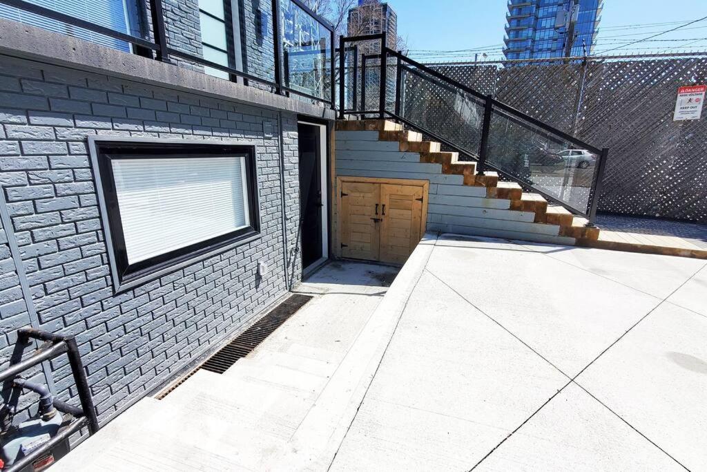 Renovated Guest Suite Near The Lake & High Park In Toronto! Exteriör bild