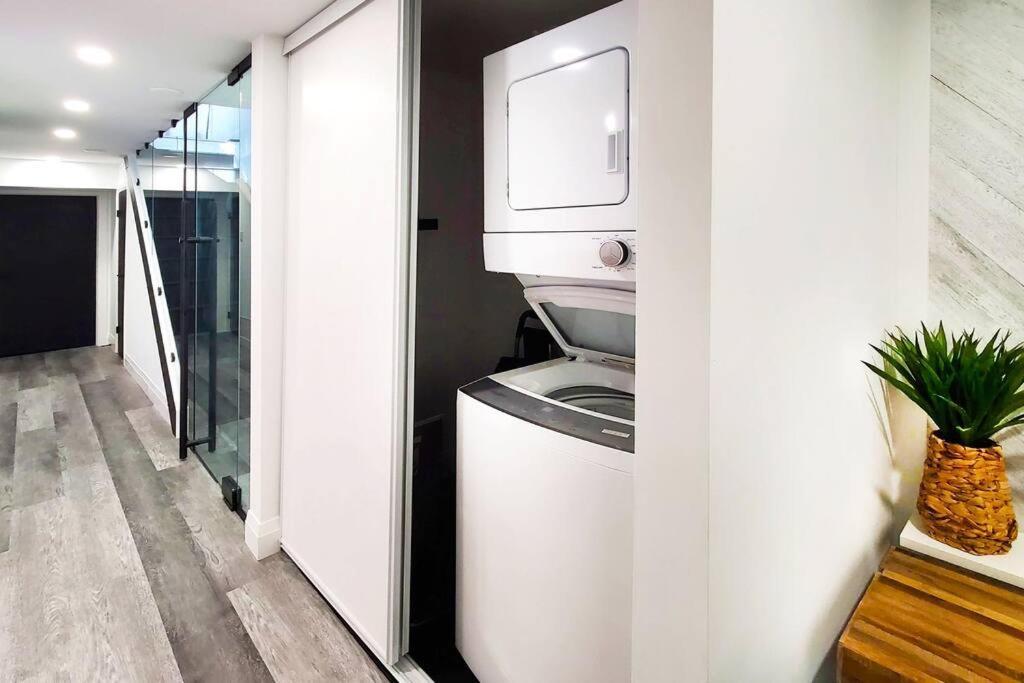 Renovated Guest Suite Near The Lake & High Park In Toronto! Exteriör bild
